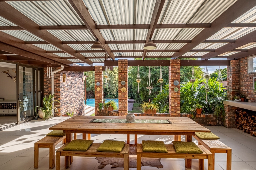 5 Bedroom Property for Sale in Summerstrand Eastern Cape